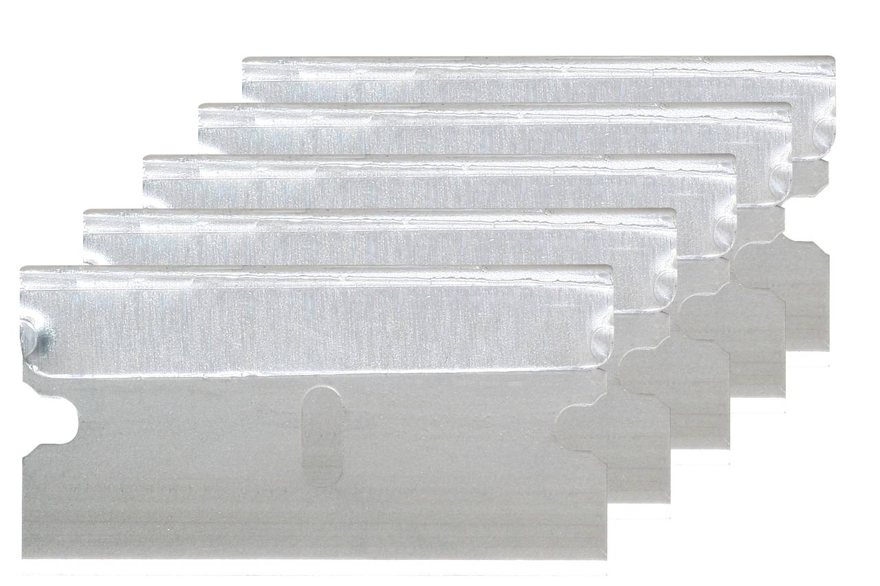 Five silver razor blades side by side.<br><br>Note: This translation is already in British English, as the structure and vocabulary are consistent with British English usage.