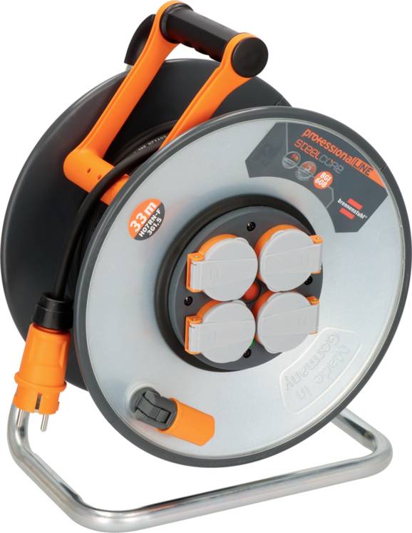 A cable reel with four plug sockets and 33 m of cable, ideal for extending power connections during construction work or in the garden.