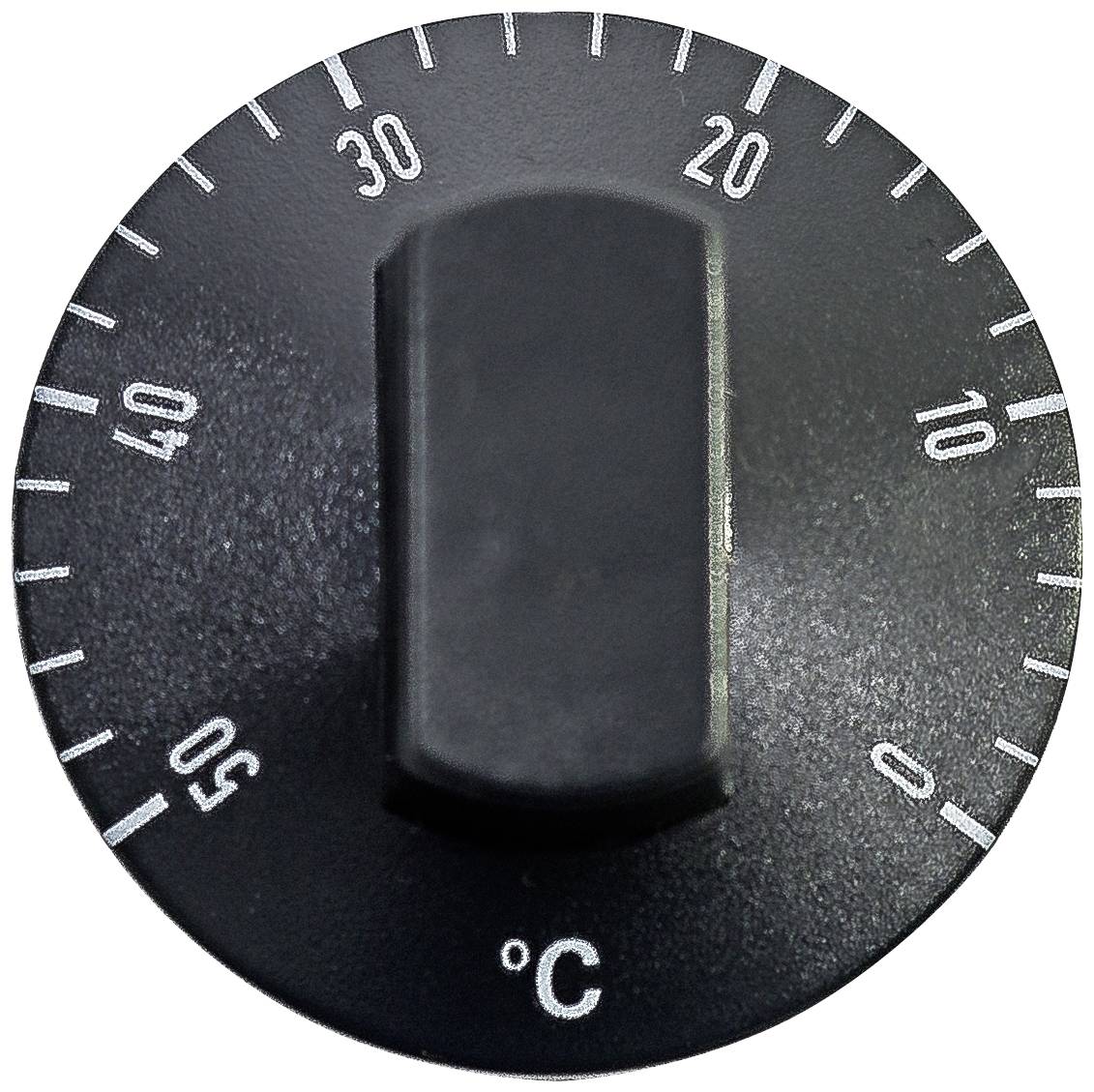 A black rotary dial which indicates temperatures from 0 to 50 degrees Celsius. The dial is set to 20 degrees.