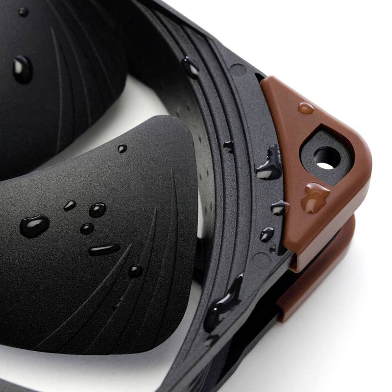 A black fan with red accents is covered in water droplets, suggesting water resistance or cooling capabilities.