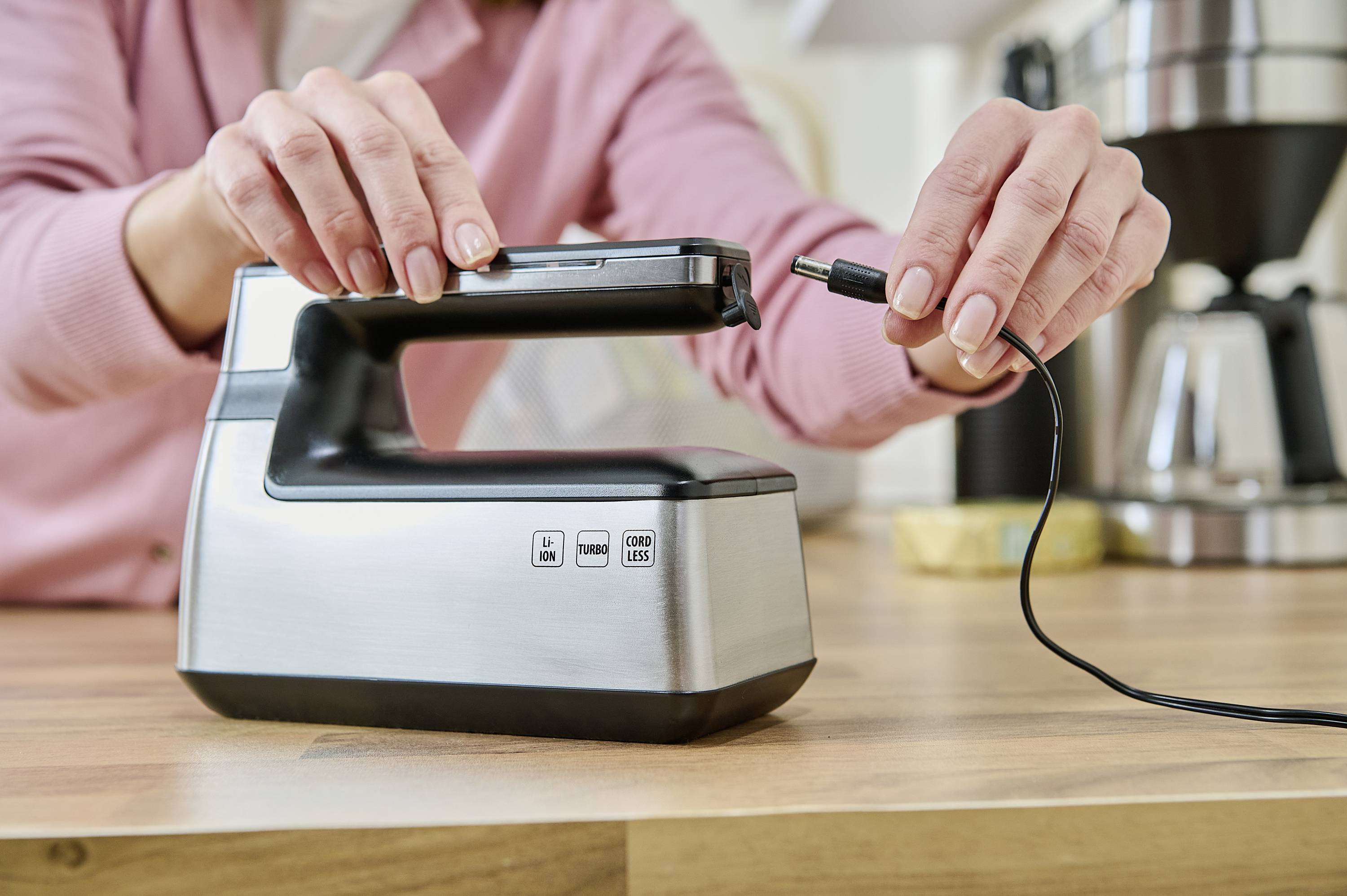 Severin HM 3843 Handheld mixer 100 W Black (matt), Stainless steel