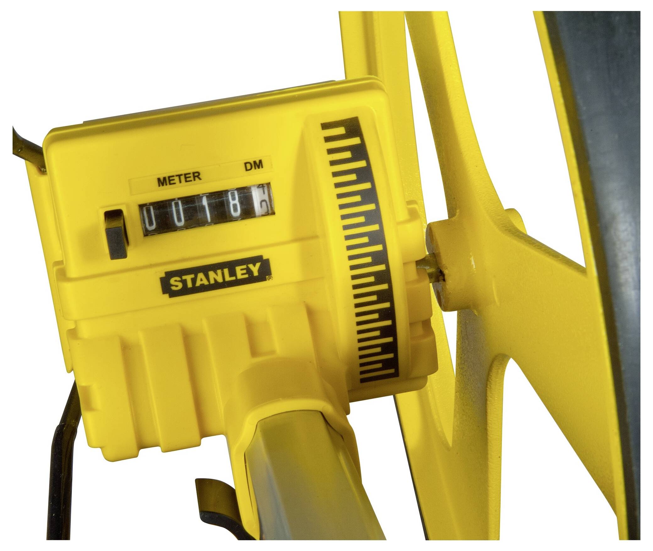 A yellow measuring device shows a length of 18 metres. The device has a counting mechanism and can be used for precise measurements.