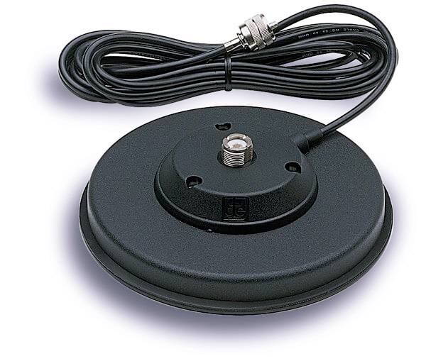 Black magnetic base antenna with cable and plug connected, ideal for mobile communication devices and vehicle mounting.
