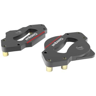 Two black, flat metal brackets with the inscription 'Dasqua' and red lines indicating measurement accuracy.
