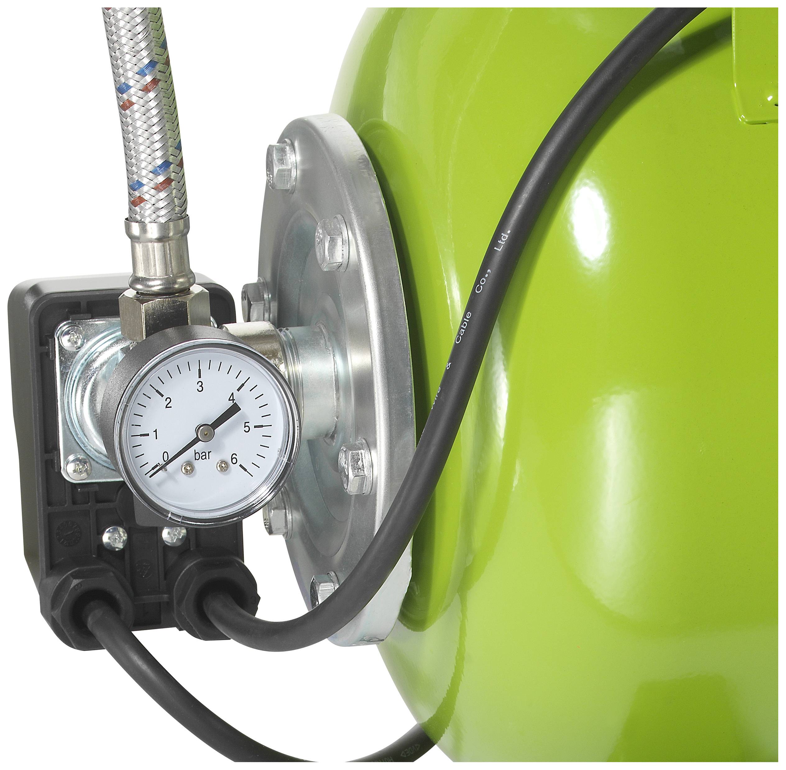A green pressure vessel with an attached pressure gauge indicating the pressure in bar. Connecting pipelines are visible.