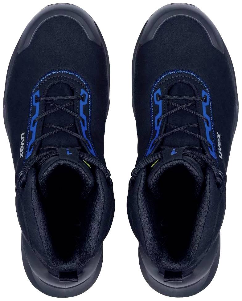 A pair of black work shoes with blue details, photographed from above. They have a robust design and provide protection for industrial work.