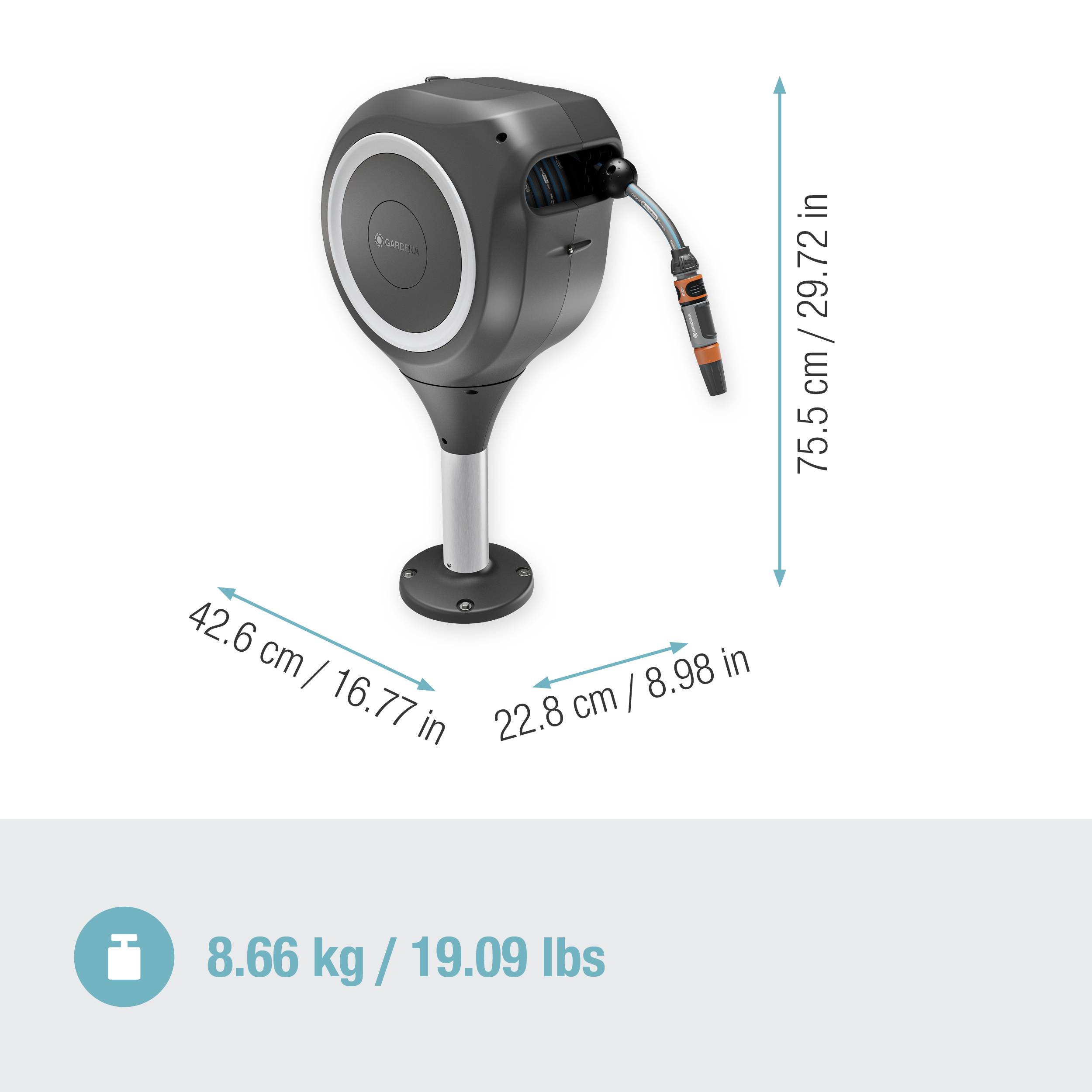 In the picture, a garden hose reel mounted on the wall can be seen, which carries a hose and a water tap connection piece. Dimensions and weight are also specified.