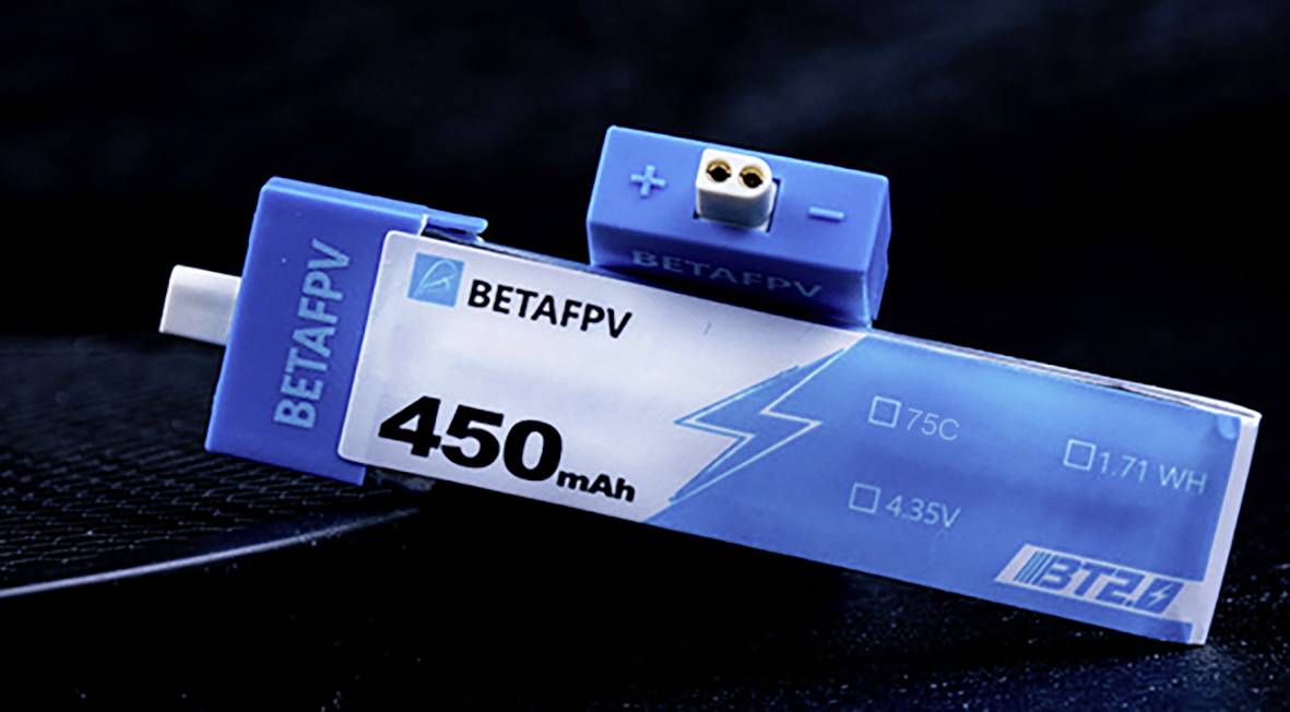 Battery from BETAFPV with 450 mAh capacity. The packaging displays the charge status with symbols for 75°C, 1.71 Wh, 4.35V.
