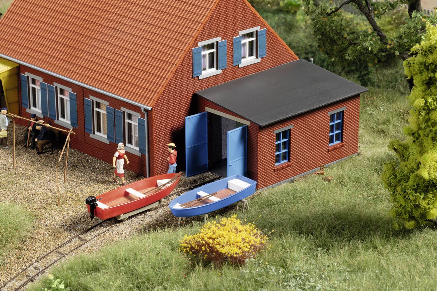 Auhagen 11476 H0 Boat house with slip system