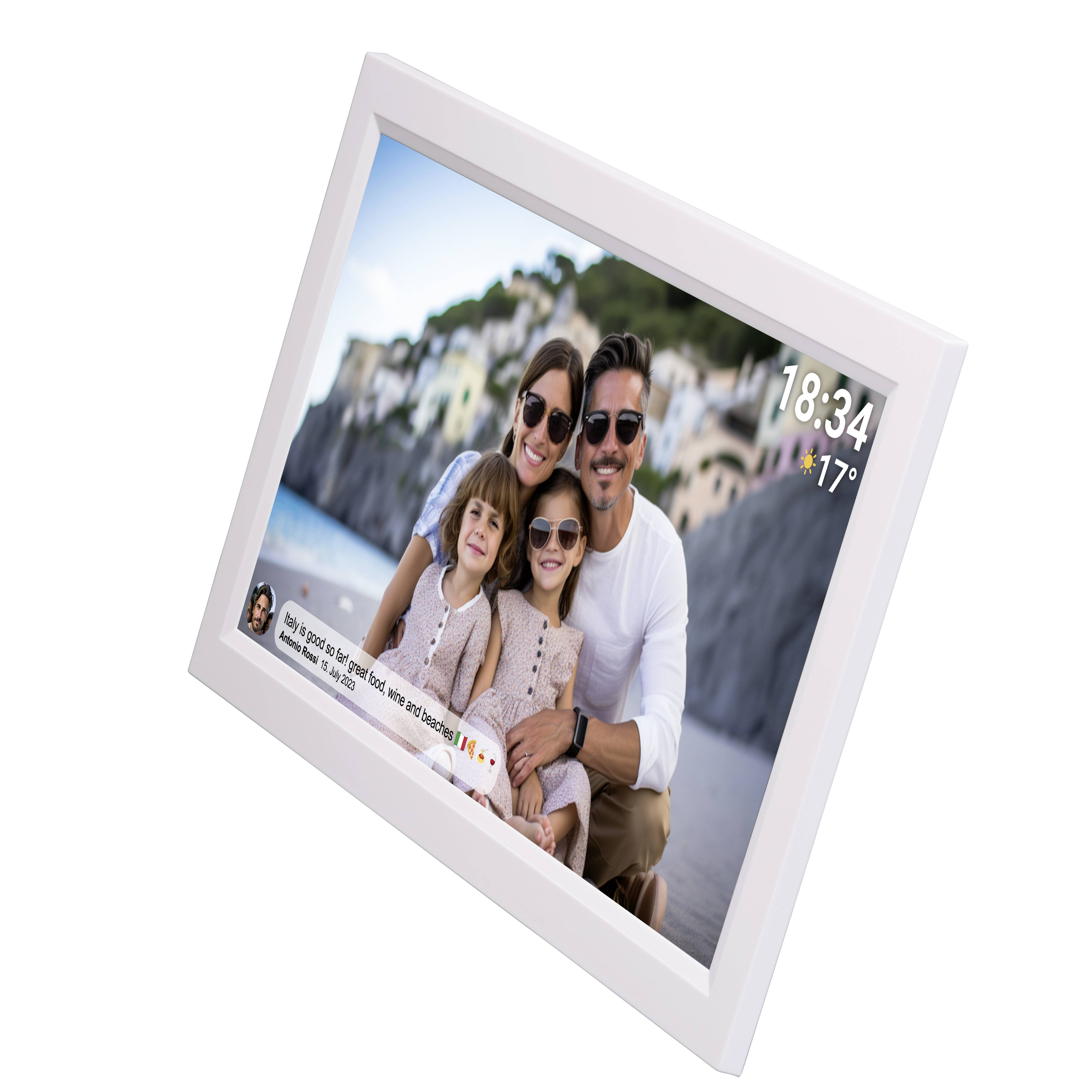 A family is smiling and posing on the beach. Time and weather information are displayed in the top right: 18:34, 17 degrees Celsius.