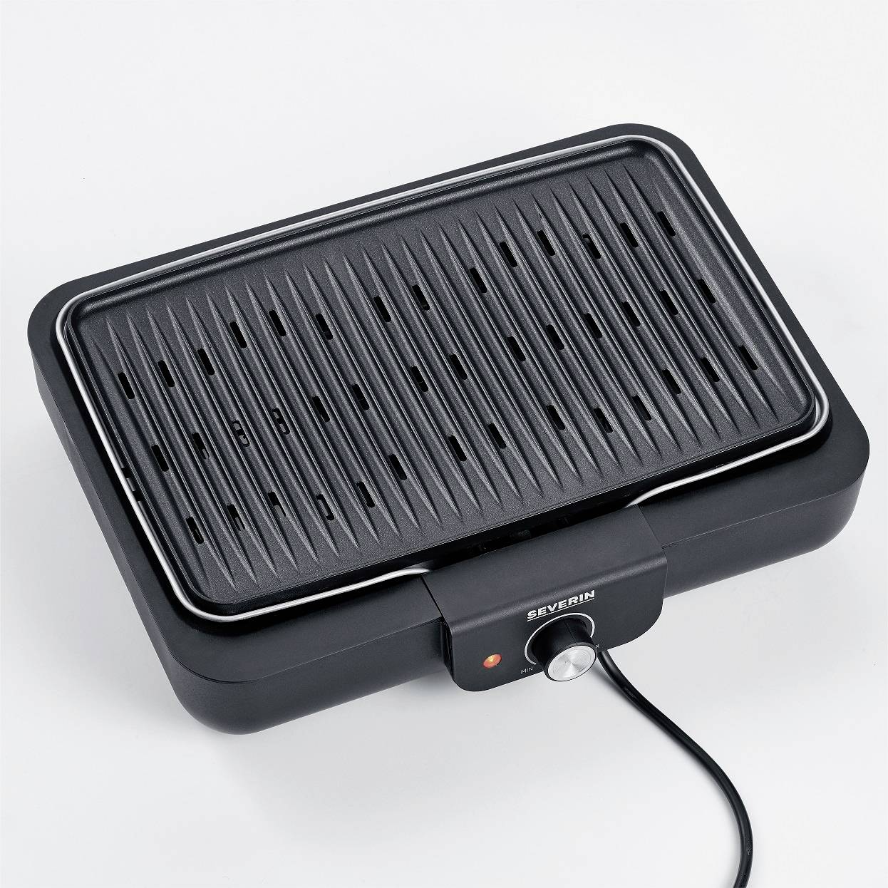 'Severin' electric grill plate with ridged, black surface and power cable, suitable for grilling food.