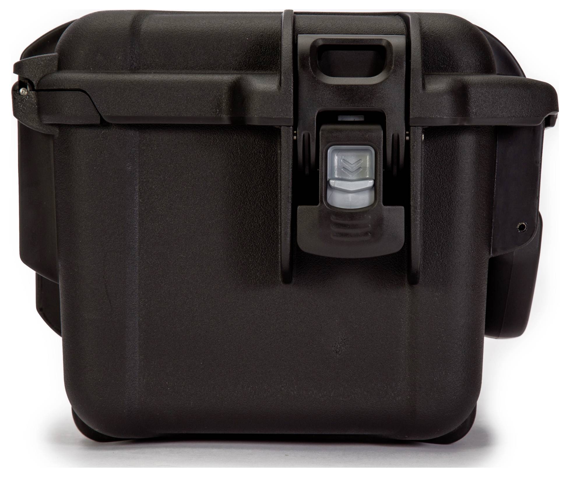 Black, robust suitcase with a handle on top and a clasp at the front, suitable for the secure transportation of equipment.