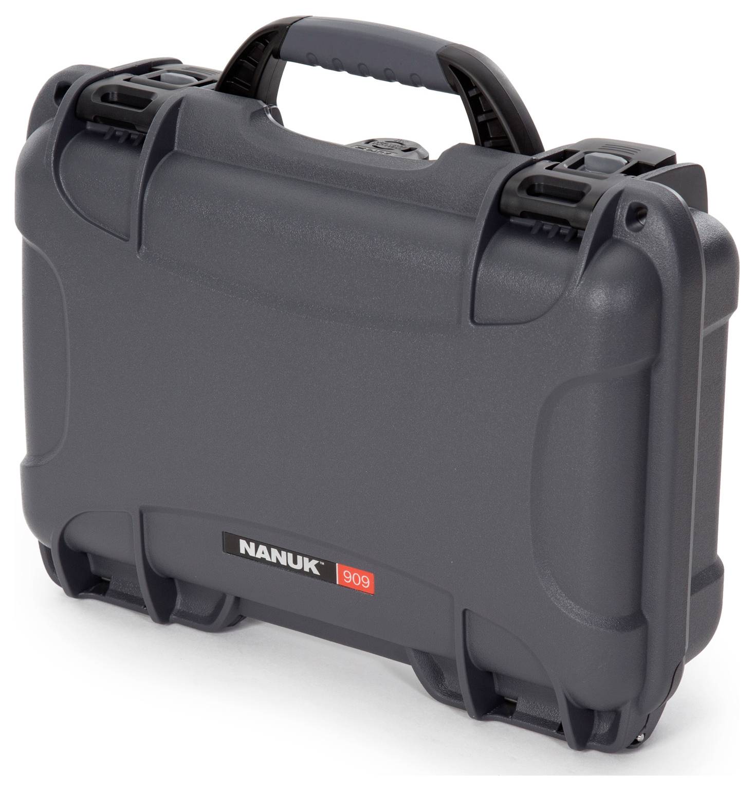 Black hard-shell suitcase by 'Nanuk 909' brand with robust design, two latches and an ergonomic handle.