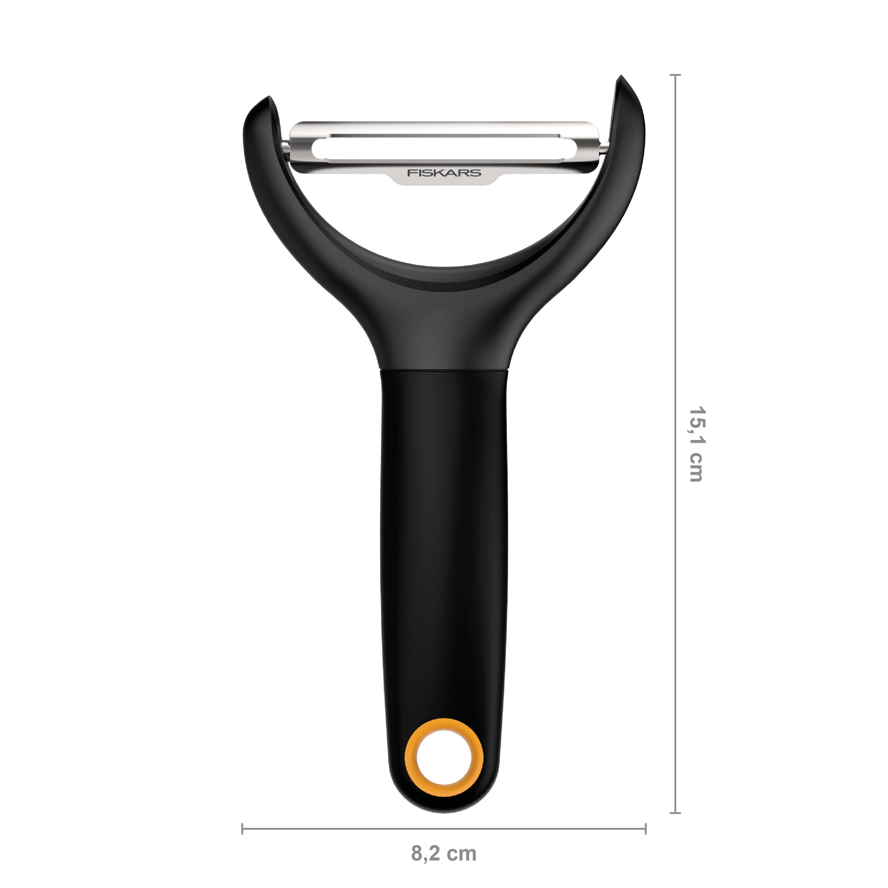 A black peeler with an orange accent, length 15.1 cm, width 8.2 cm. Ideal for peeling fruit and vegetables.