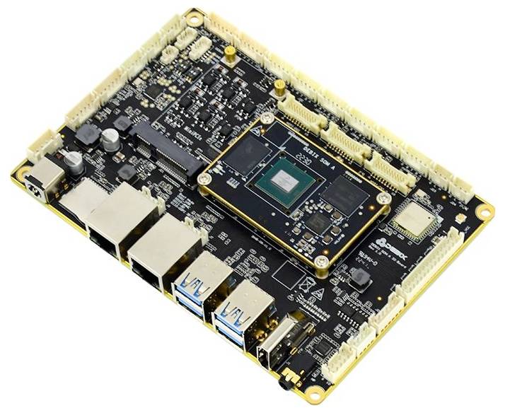 A single-board computer with various interfaces and a central processor chip on a circuit board, suitable for technical applications.