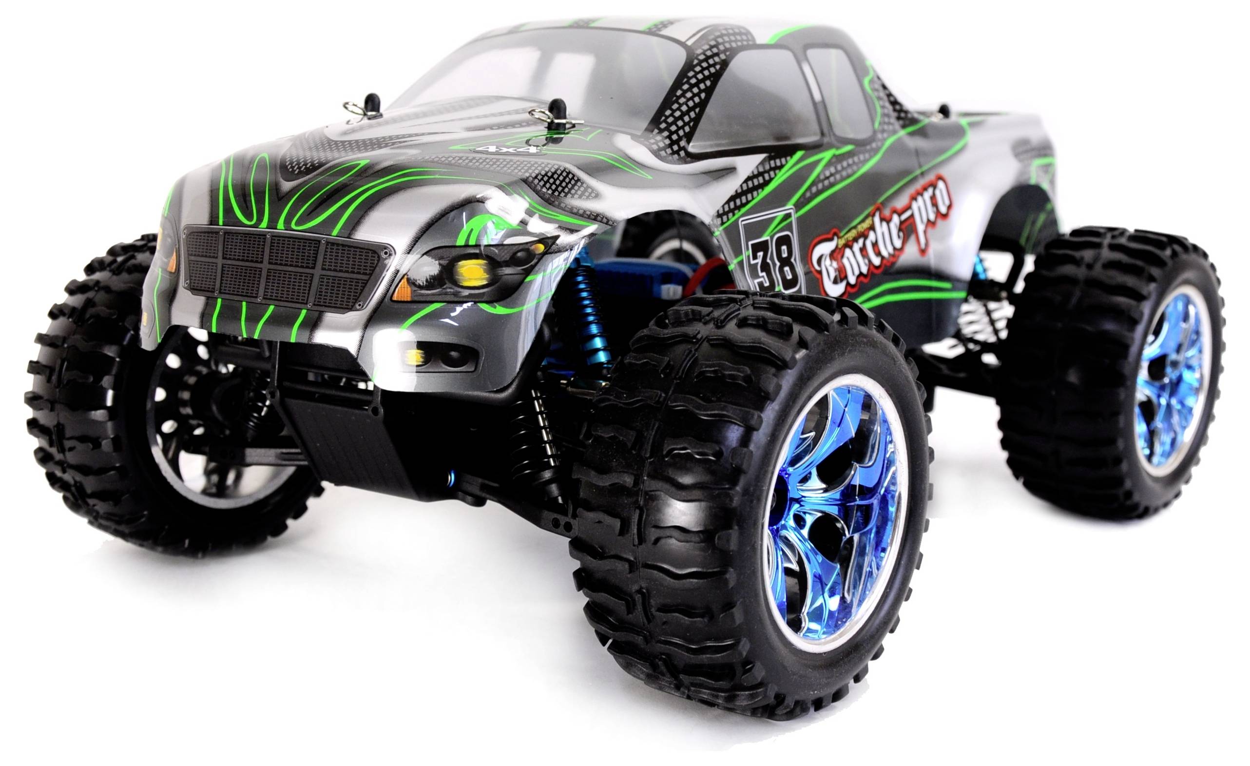 Remote-controlled car in black and green with large blue wheels, characterised by sporty design and robust construction.