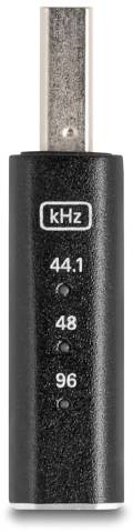 USB stick with a black casing and three indicator lights, showing 44.1 kHz, 48 kHz and 96 kHz for audio frequency.