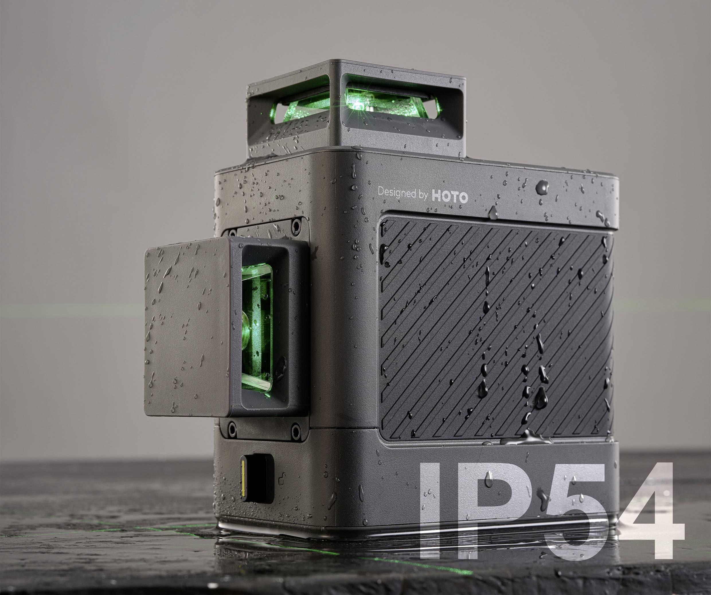 'Dust and water-protected laser projector, IP54 certified, designed by HOTO, with green lasers for use on wet surfaces.'