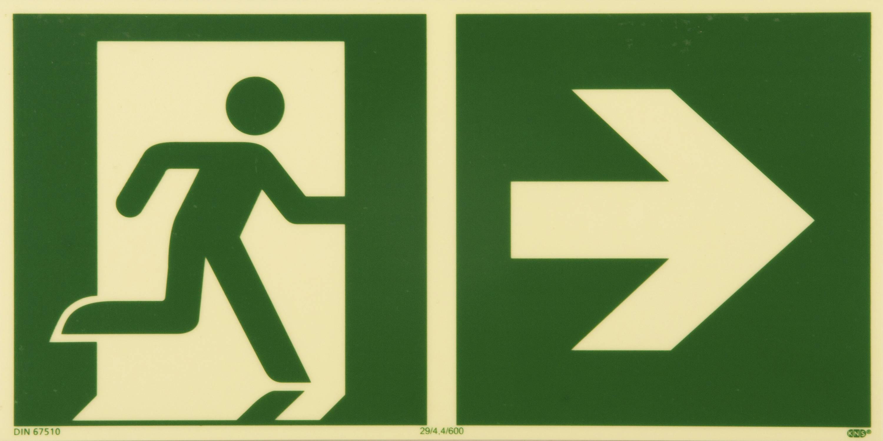 Emergency exit sign with a pictogram of a running person facing right and an arrow indicating the escape route.