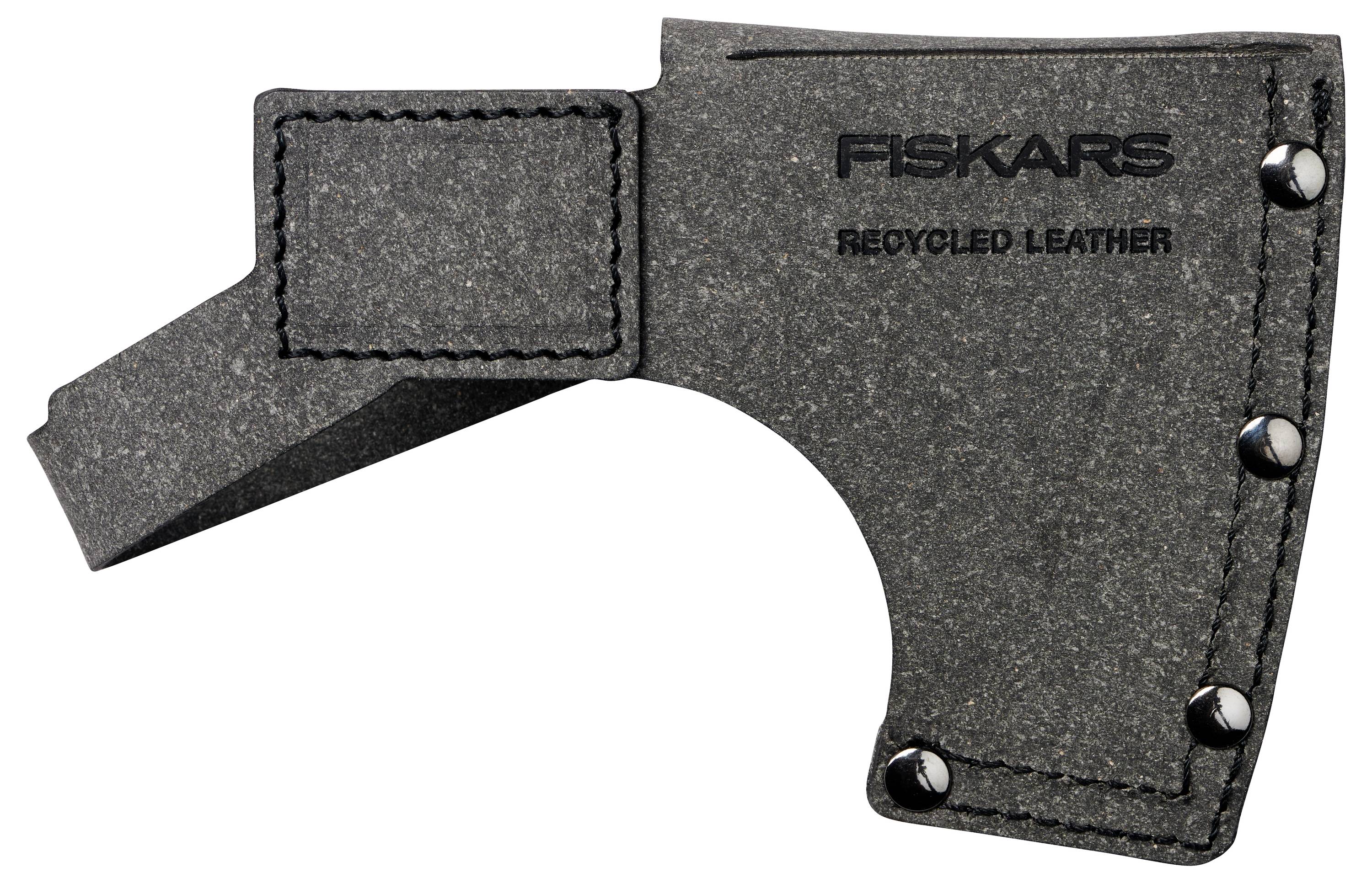 'Axe sheath made from recycled leather by Fiskars, black-grey, reinforced with rivets and with a hook and loop fastener.'