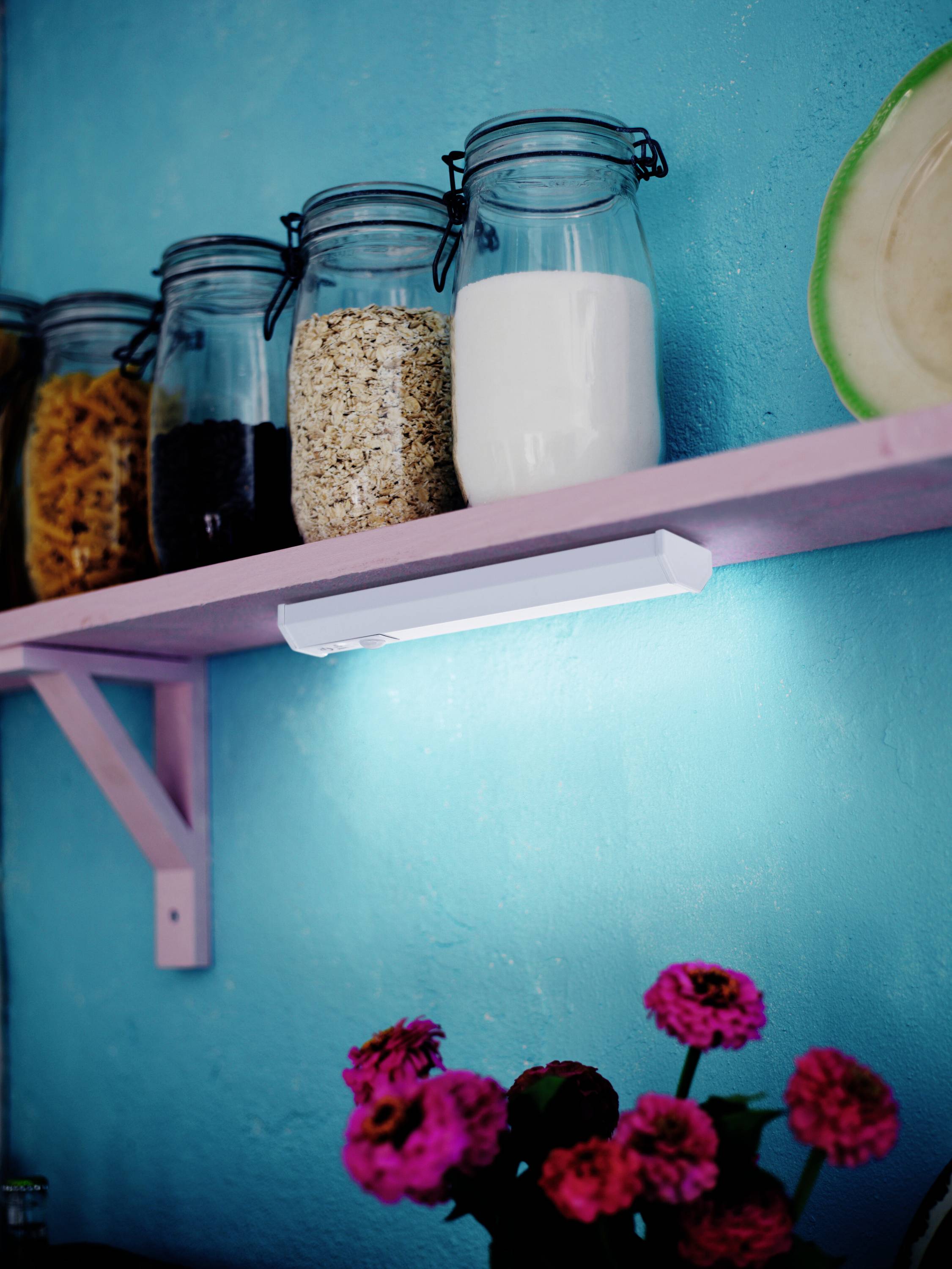 OSRAM HOMELIGHTING Linear LED Mobile Backlight sensor 200mm LED plinth lighting (+ motion detector)-4