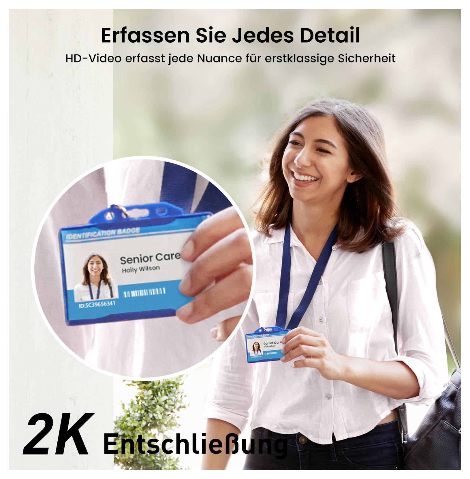 A woman smiles while holding a senior care identification badge. Text reads 'Erfassen Sie Jedes Detail' indicating video quality.