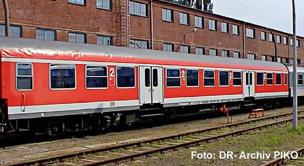 PIKO 28008 H0 Halberstadt Middle entry car By 2 Class DB AG V