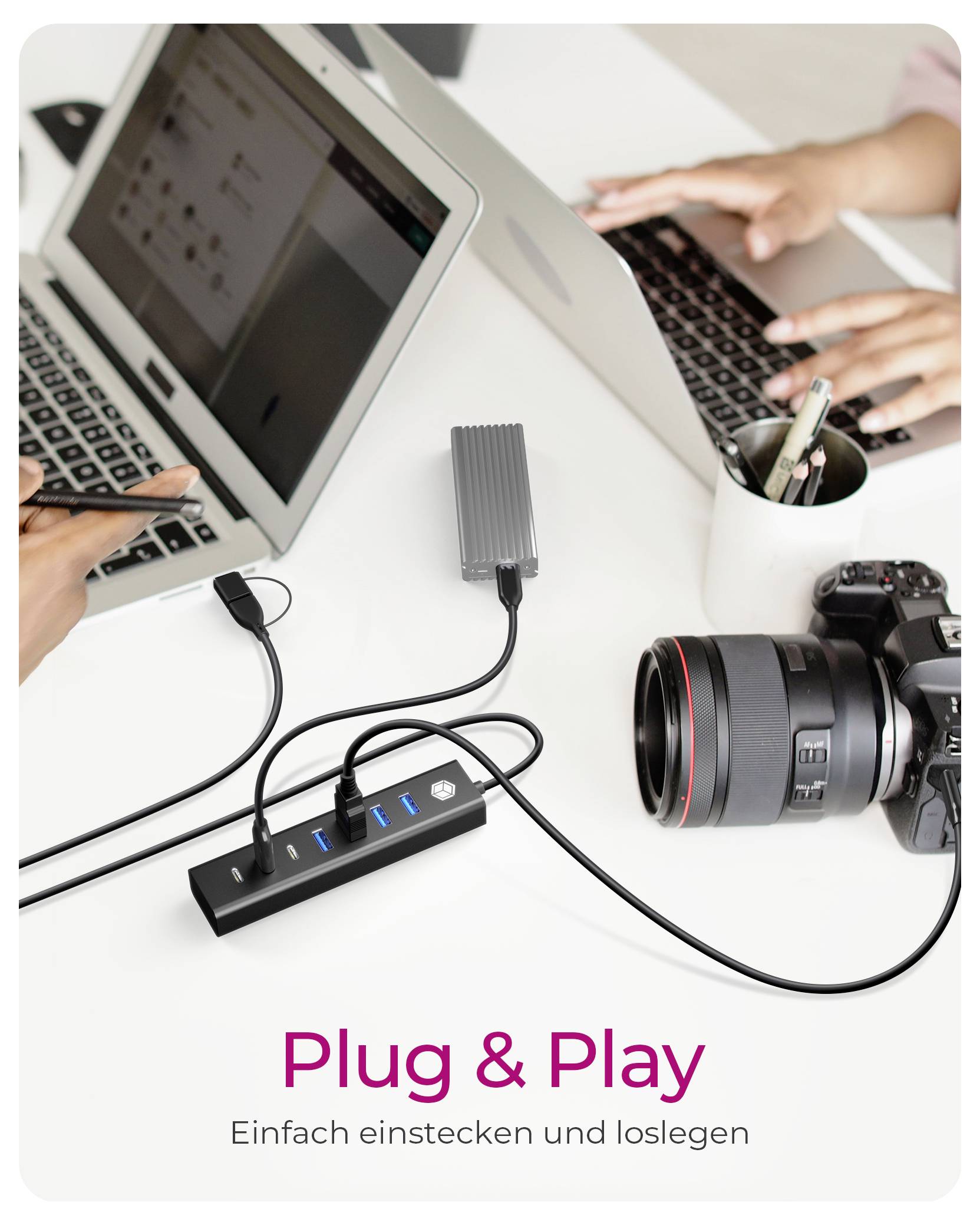 Plug and Play USB hub connected to a laptop and camera, with the text 'Plug & Play' and 'Einfach einstecken und loslegen'.