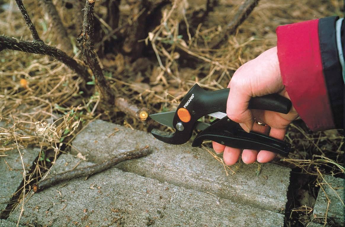 Секатоp fiskars контактный с рычажным приводом 111330 (6411501963307)