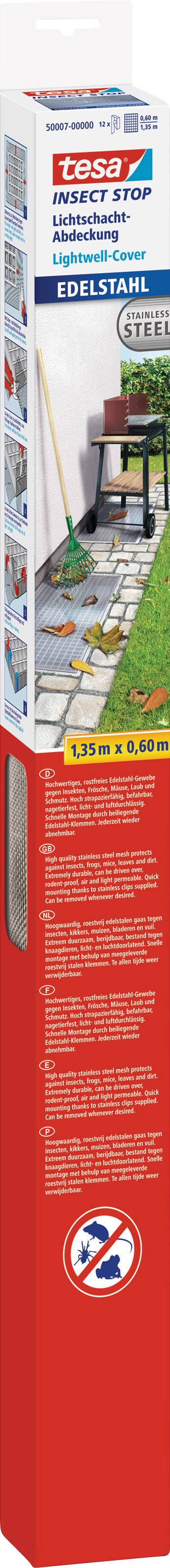 Package showing a broom set on a terrace. Text about stainless steel quality and a note regarding reduced dust generation.