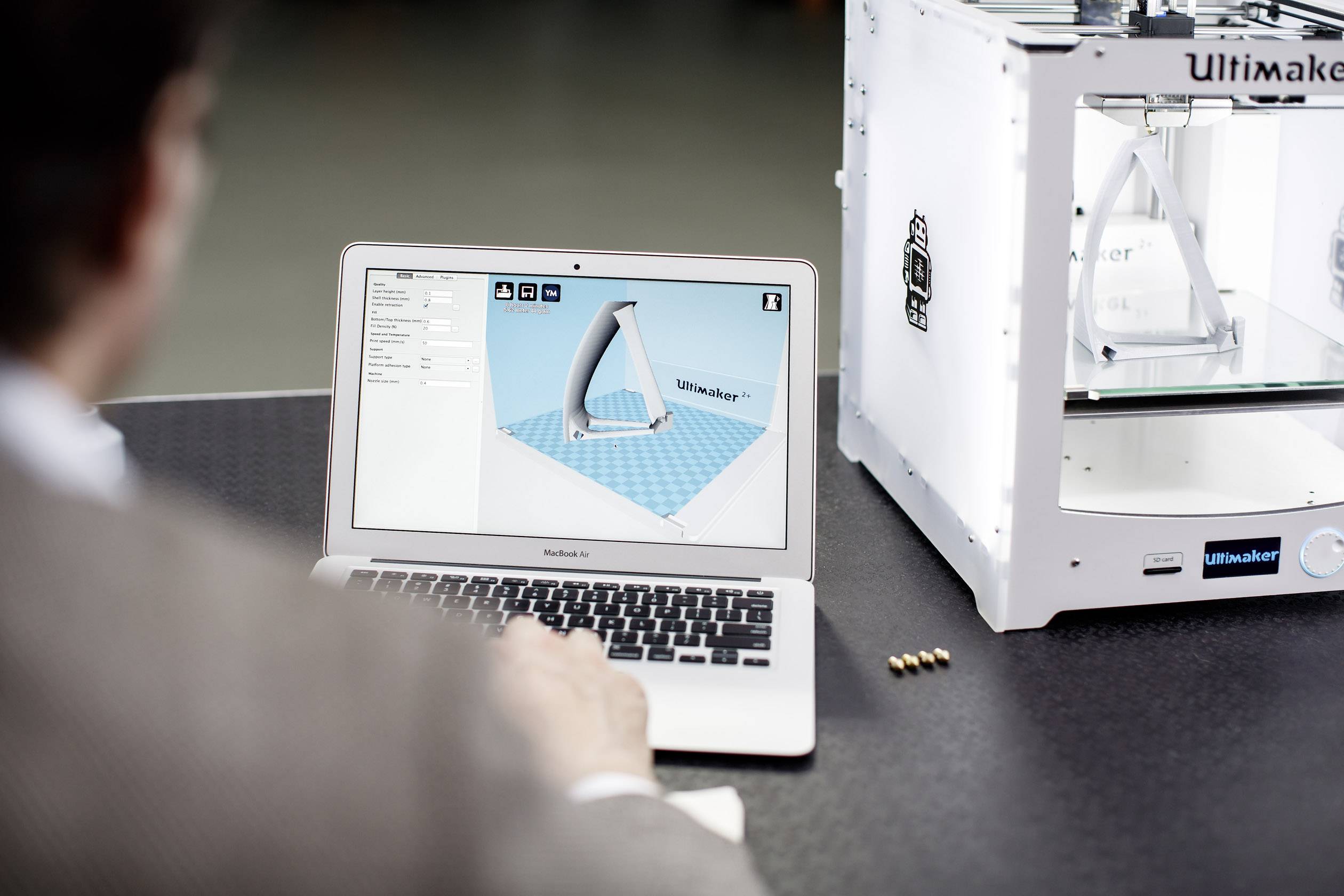 UltiMaker 2+ 3D printer-8