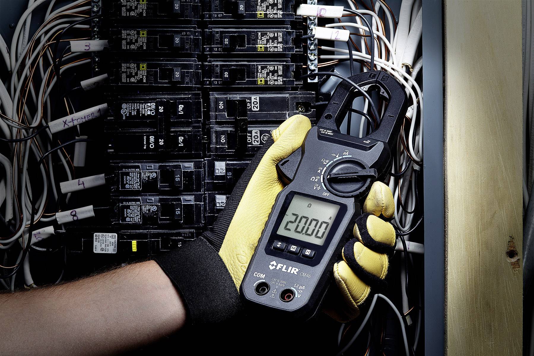 FLIR CM44 Clamp meter Digital CAT IV 300 V, CAT III 600 V Display (counts): 6000-2