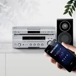 BoomBoom 100 - audio receiver and transmitter in 1 ; Bluetooth ; AAC, aptX & aptX Low Latency ; digital and analogue inputs and outputs ; multipair party mode (2P.)