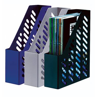Three magazine holders in blue, grey and black made of plastic, arranged diagonally behind each other, with several folders and magazines inside.