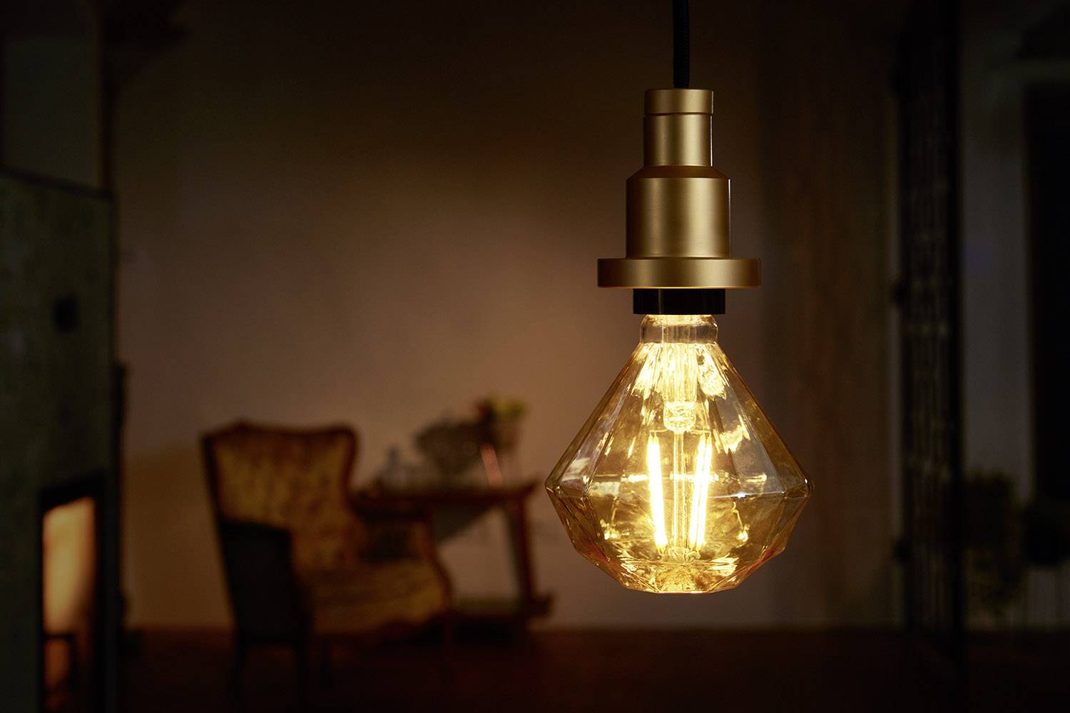 Другая лампа. Osram Vintage 1906. Vintage 1906 led CL Edison fil. Филаментная лампа в интерьере. Лампа Глоб в интерьере.