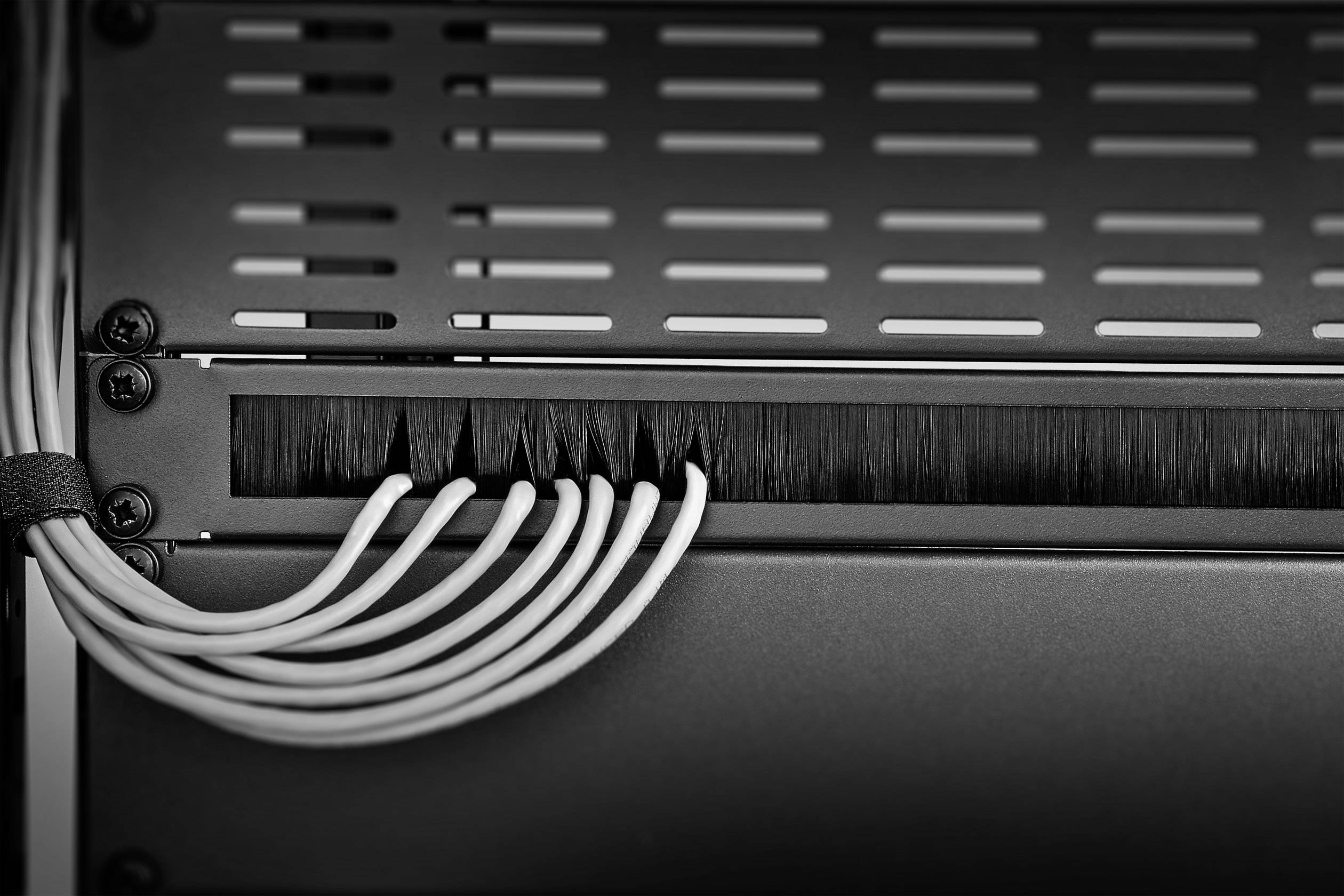Renkforce RF-3429140 19 inch Server rack cabinet brush strip 1 U Black