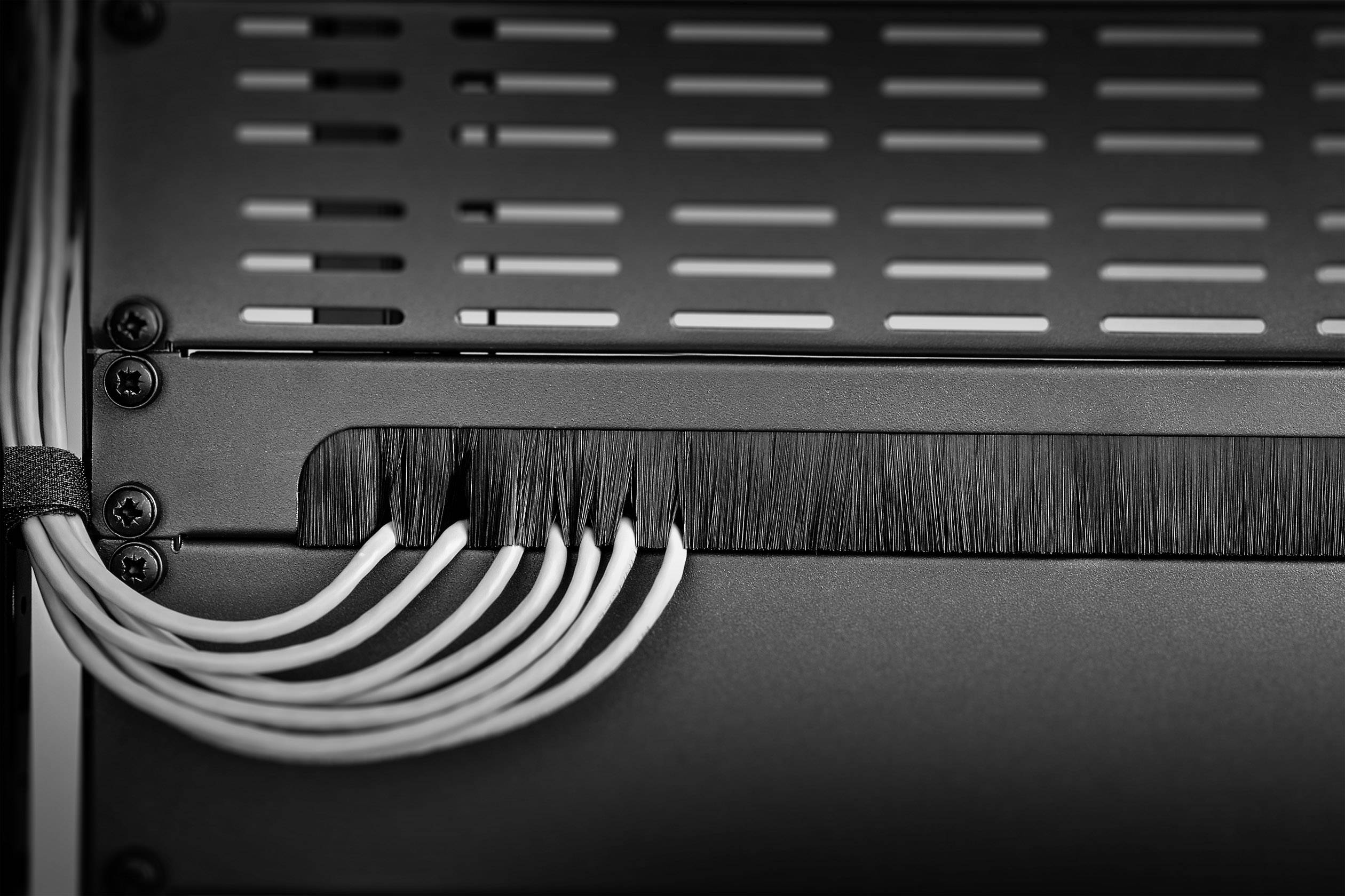 Renkforce RF-3429142 19 inch Server rack cabinet brush strip 1 U Black