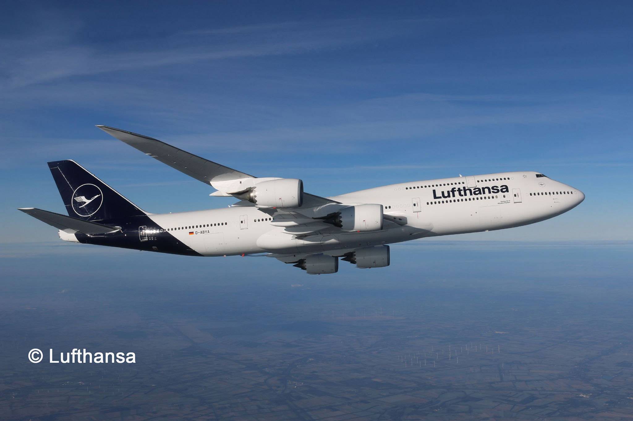 Boeing 747-8 Lufthansa New Livery RV03891 Revell 1:144