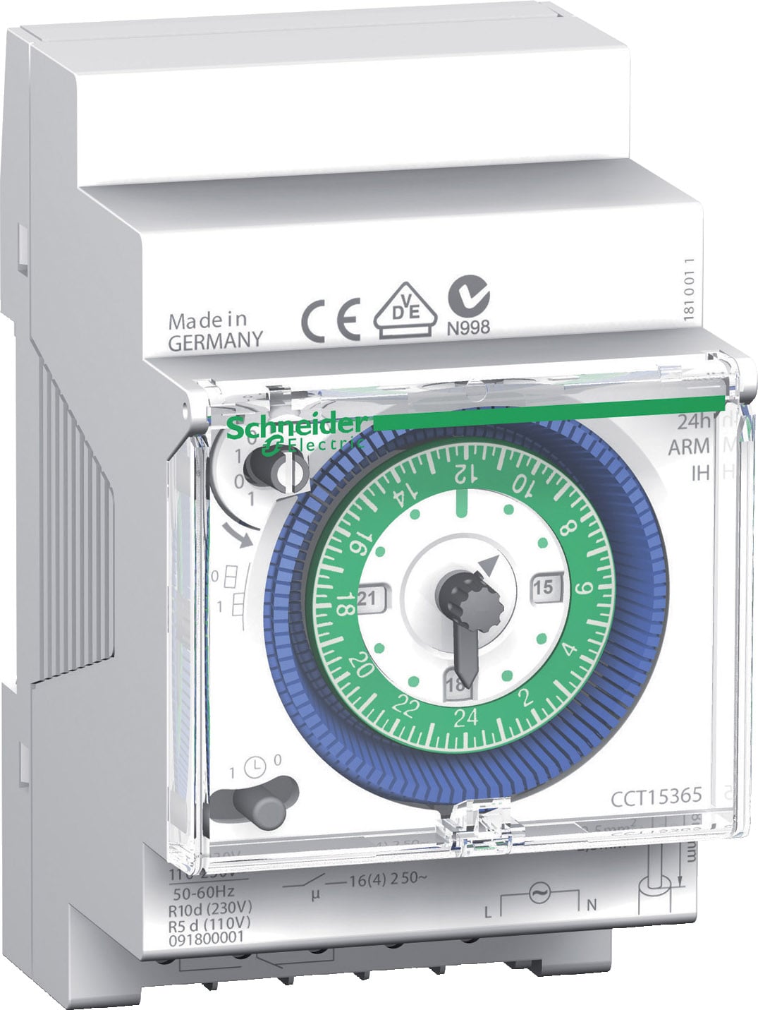A traditional analogue timer with a circular setting dial displays current time and programme settings. It is usable for 24 hours.