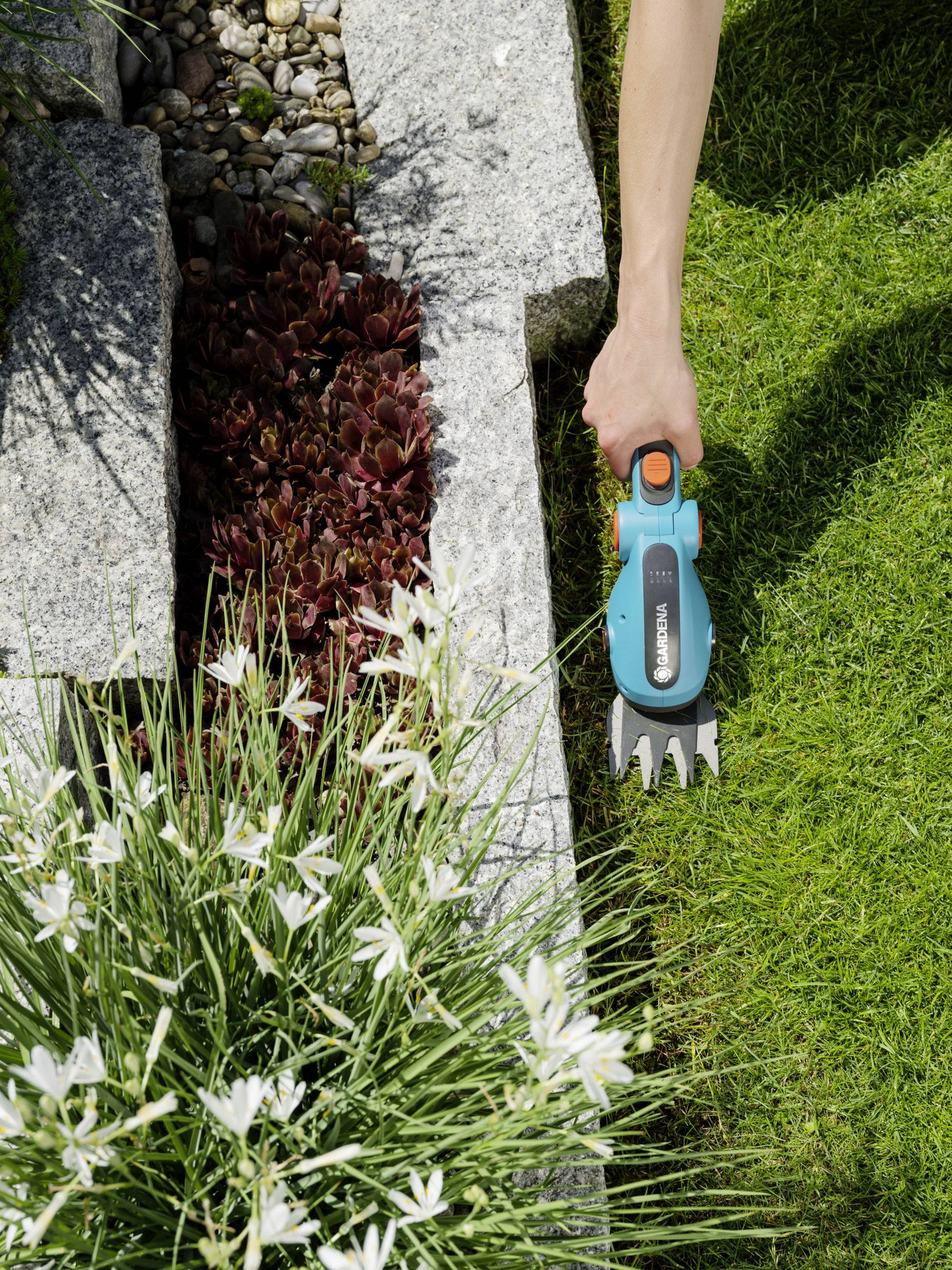 GARDENA 09857-20 ComfortCut Rechargeable battery Lawn shears, Bush trimmer + battery 3.60 V Li-ion-3