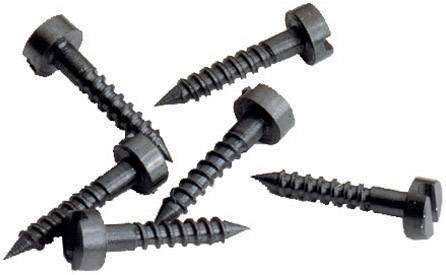 Six black metal screws with varying lengths and threads are lying on a white surface.