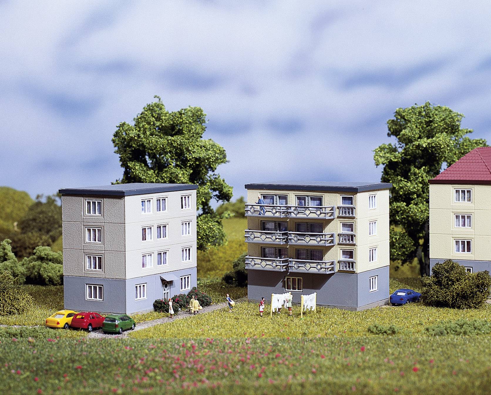 Auhagen 14464 N 2 houses-1