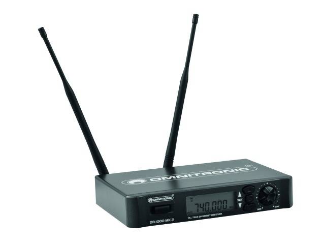 A wireless receiver with two antennae, a digital display and control buttons. Brand 'Omnitronic', Model DR-1000 MK2.