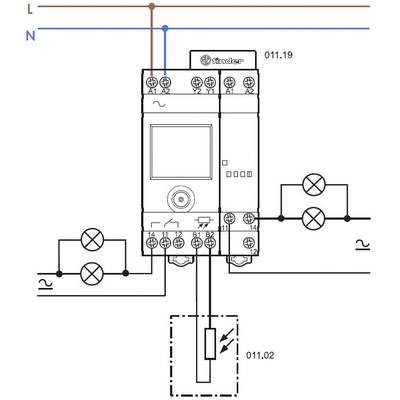 Circuit diagram of an electrical relay with labels for terminals and wires for installation in an electrical circuit.