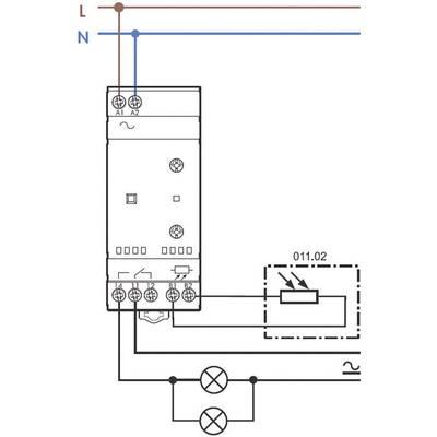 A circuit diagram shows the wiring of a relay for controlling two lamps. At the top are terminal blocks for live and neutral wires.