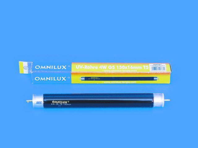 An Omnilux UV tube with the inscription 'UV tube 4W G5 150x16mm T5' is pictured next to its blue packaging against a blue background.