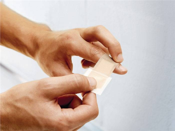 PLUM QuickFix Mini BR356025 Plaster dispenser-2