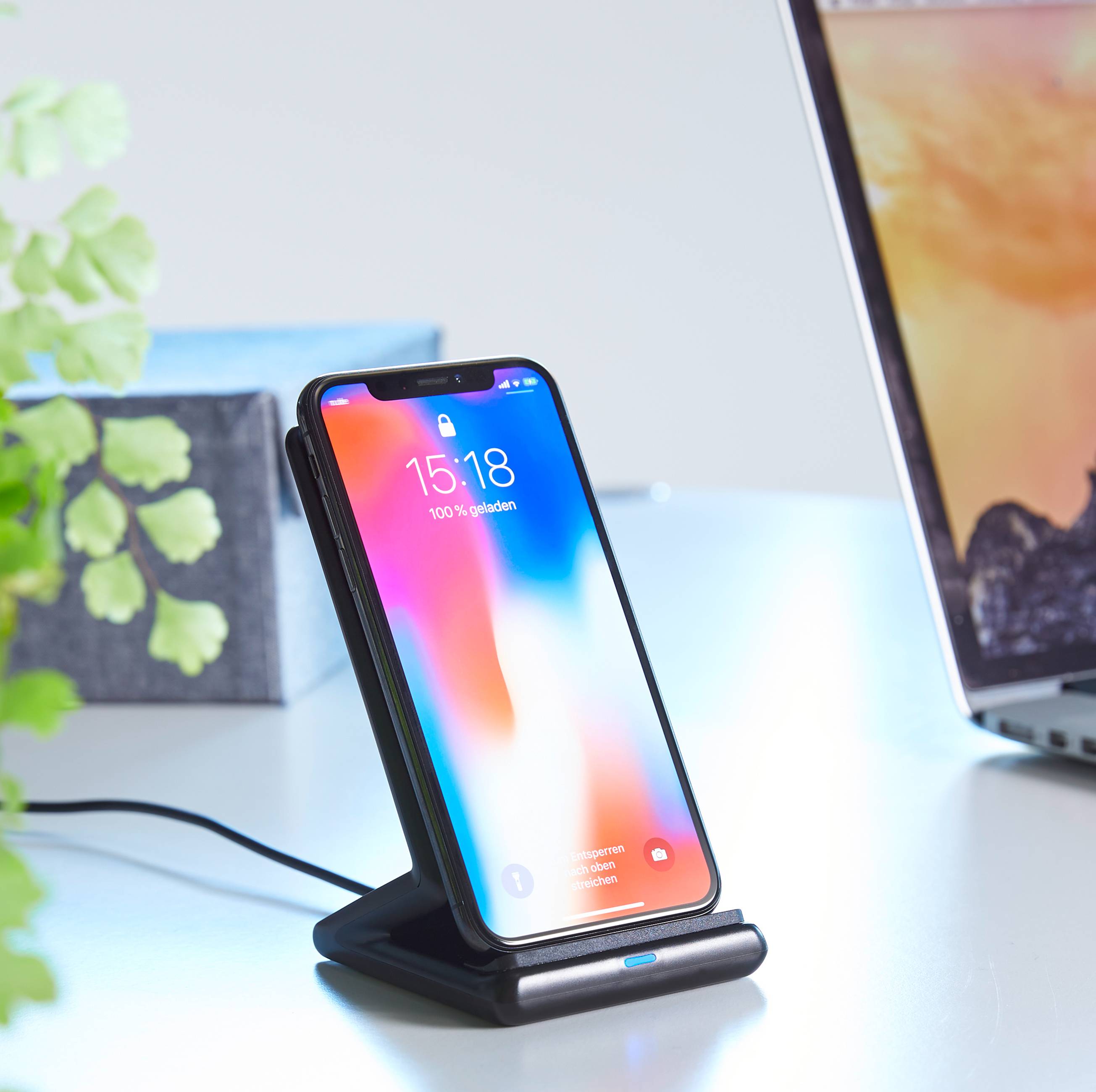 Intenso Wireless charger 2000 mA 7410610 BSA1 Outputs Inductive charging standard Black-3