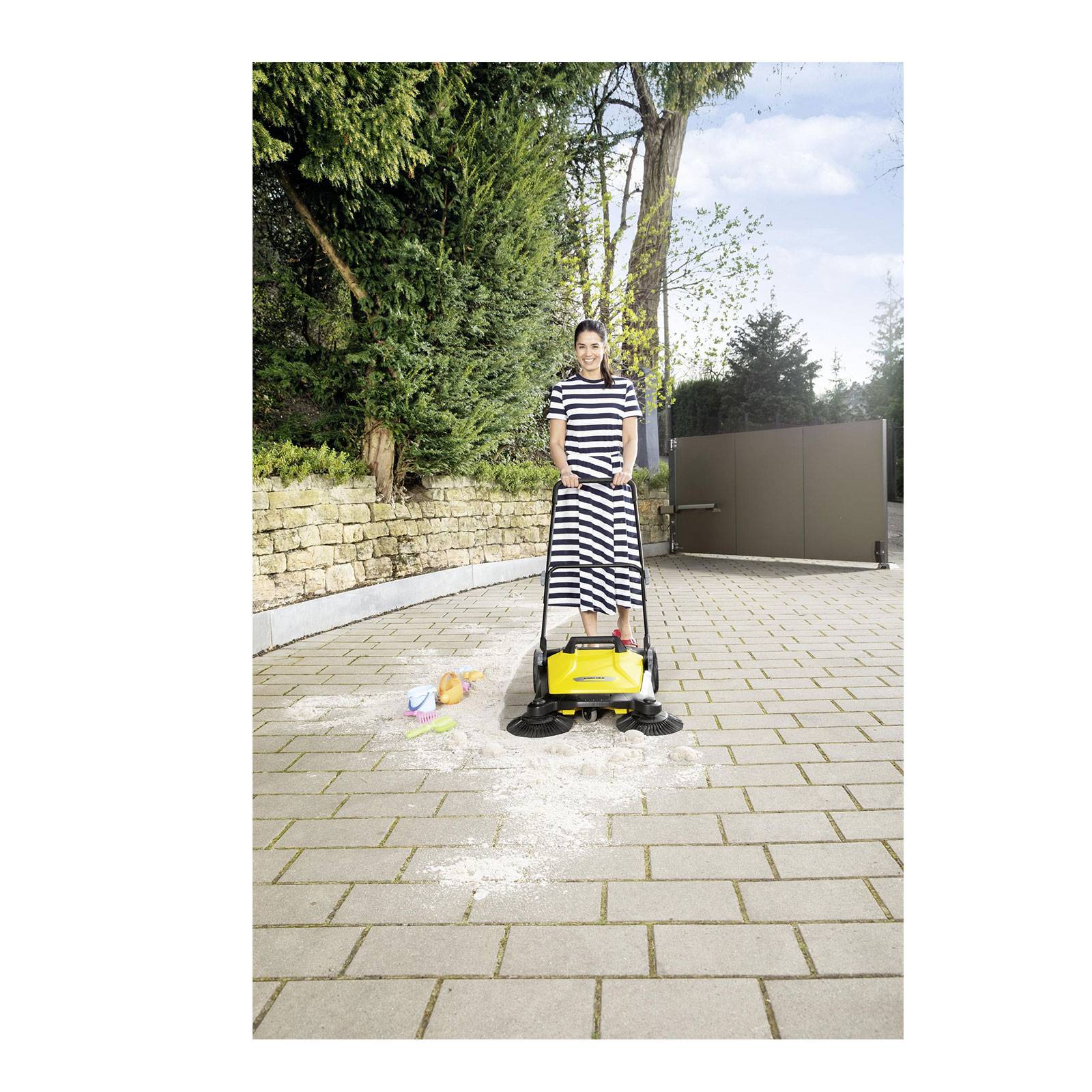 Kärcher S4 Twin Manual Sweeper Working width 680 mm 1 pc(s)