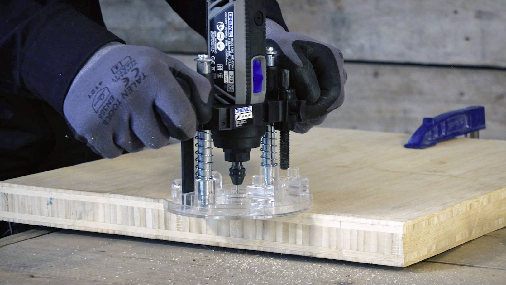 Dremel 335 Plunge Router Attachment from